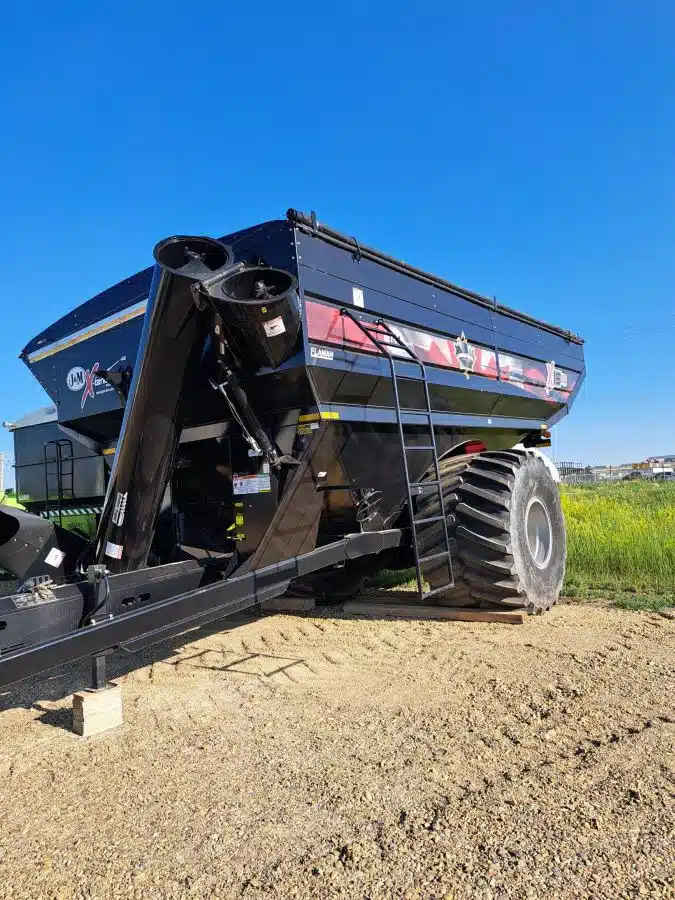 Gallery image 2 for New 2024 J&M 1522-20S HD Grain Cart