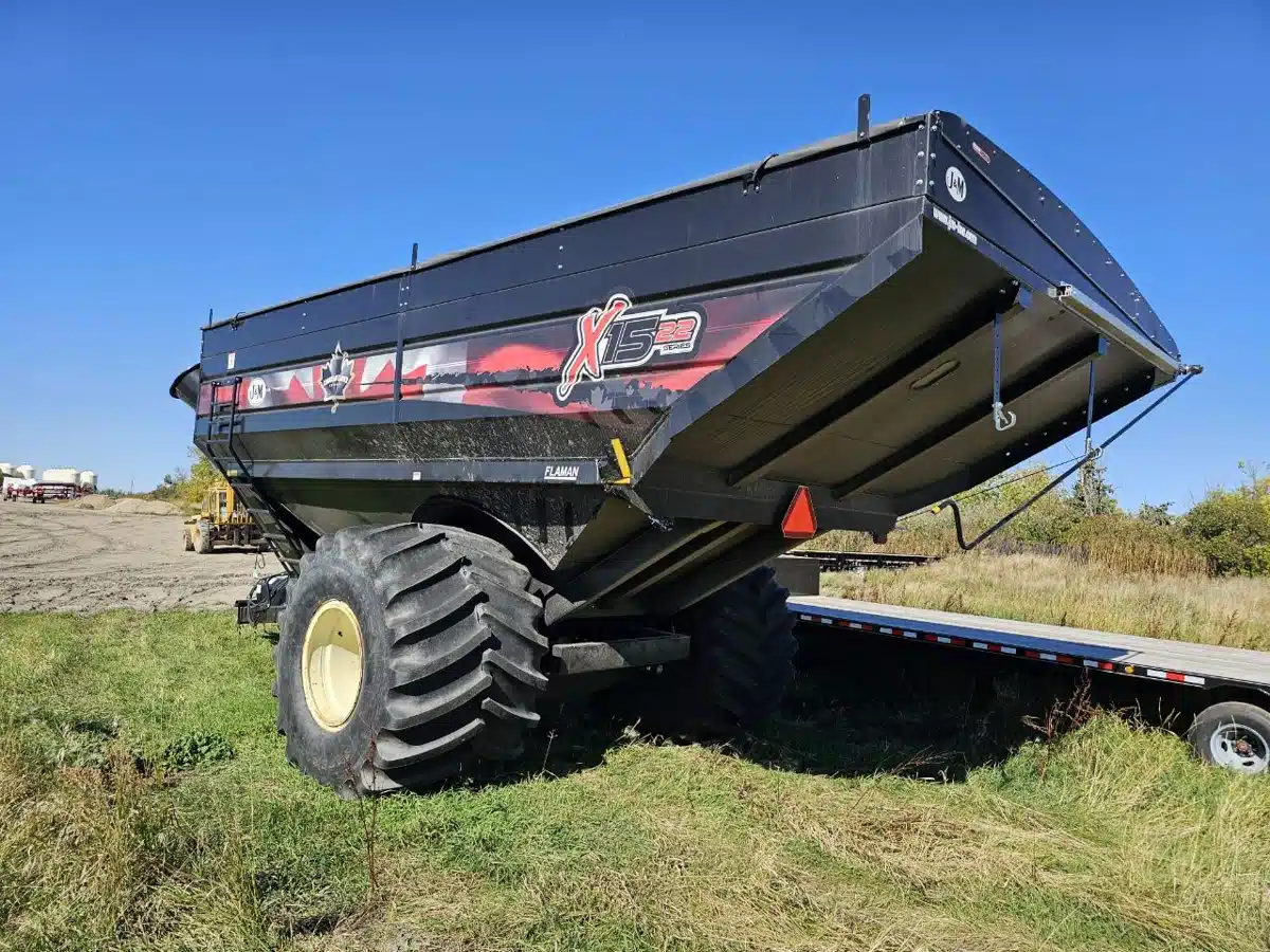 Gallery image 2 for Used 2022 J&M 1522 Grain Cart