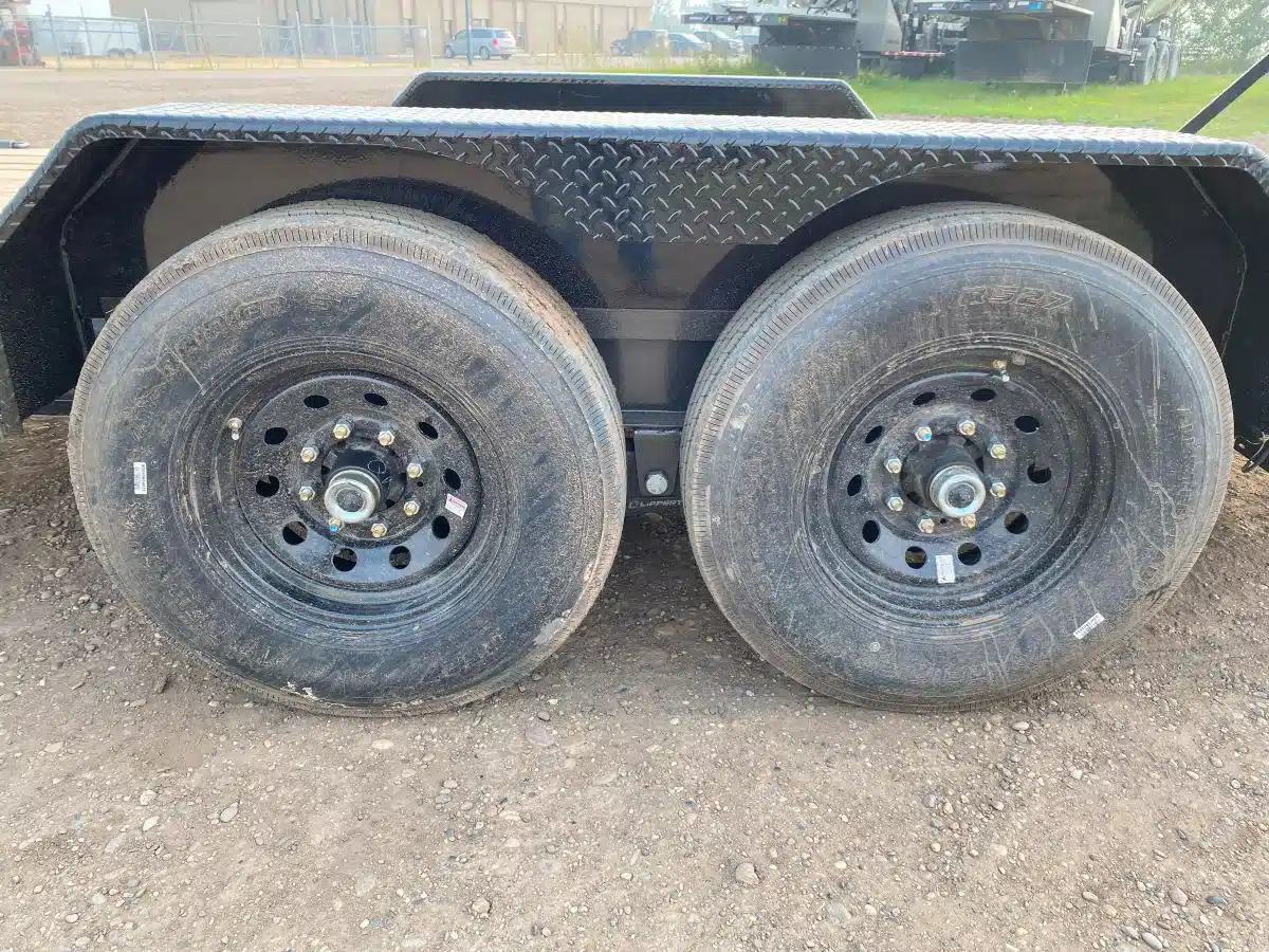 Gallery image 2 for New 2024 Diamond C LPX Trailer