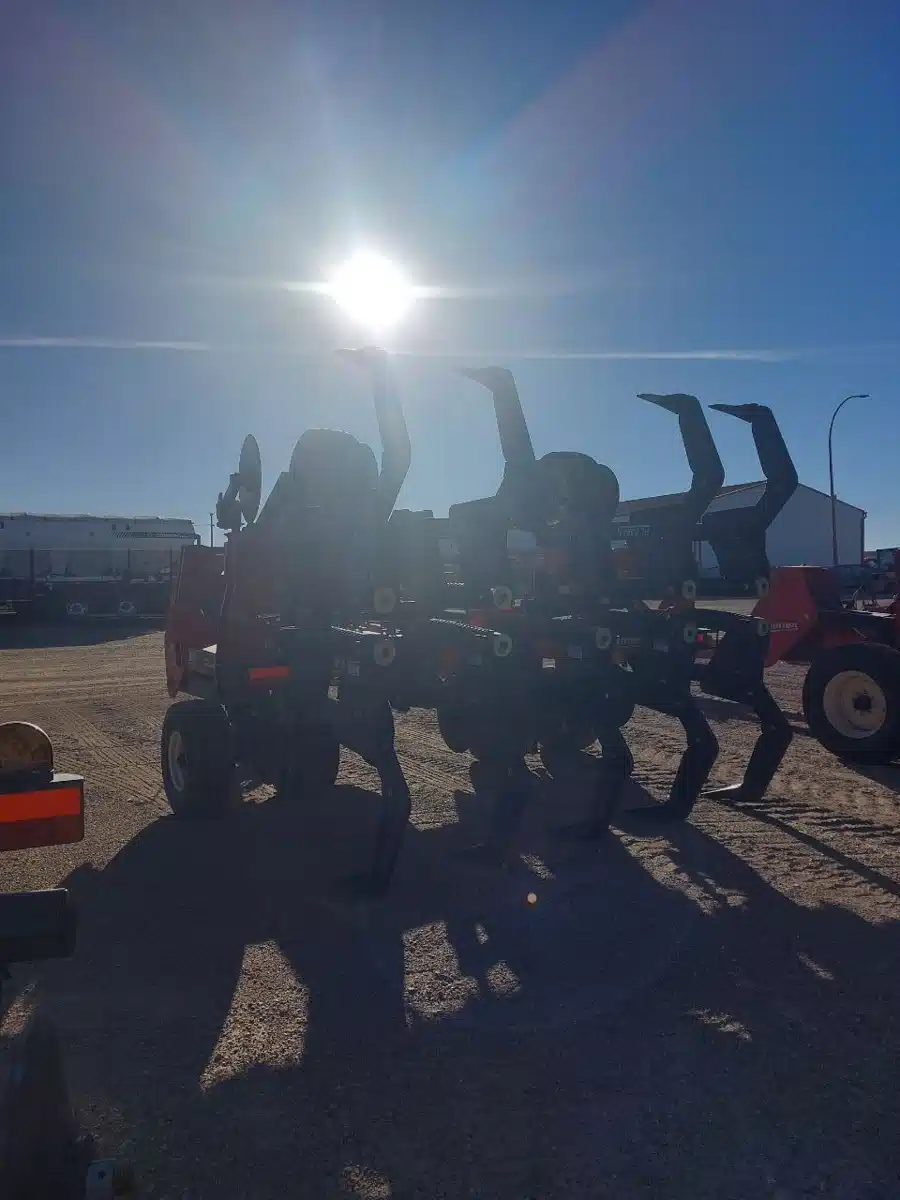 Gallery image 2 for New 2024 Landoll 2512F-9-30 Vertical Tillage