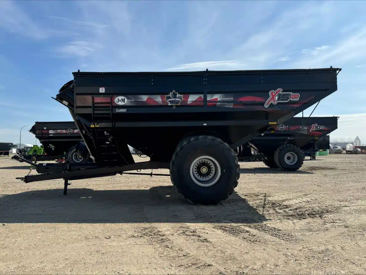 Gallery image 2 for 2024 J&M 1522-20S HD Grain Cart