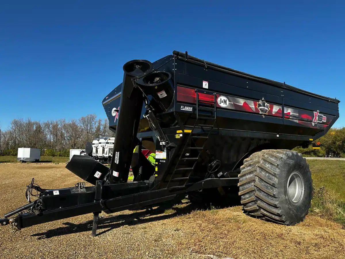 Gallery image 1 for New 2024 J&M 1522-20S HD Grain Cart