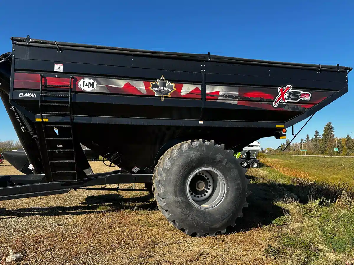 Gallery image 2 for New 2024 J&M 1522-20S HD Grain Cart