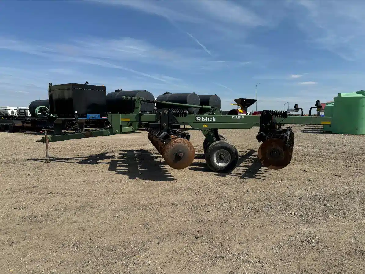 Gallery image 2 for Used 2014 Wishek 842 16FT Disc