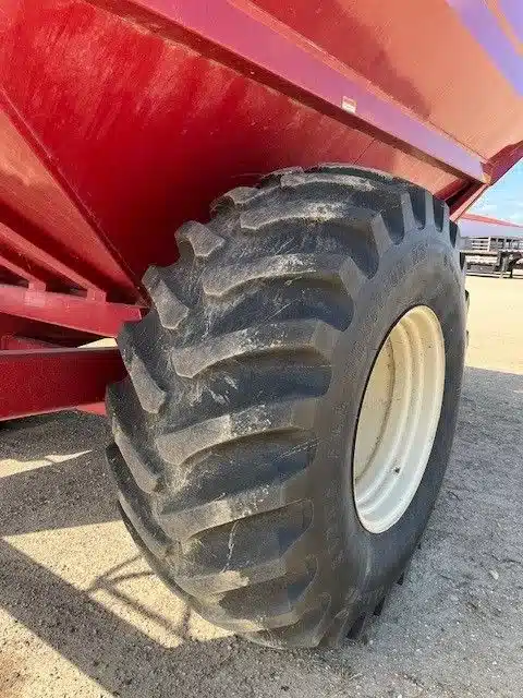 Gallery image 2 for Used 2013 J&M 875 Grain Cart