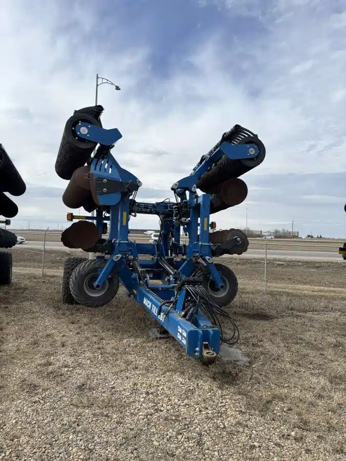 Gallery image 1 for Used 2021 Kinze MACH TILL 201 Disc