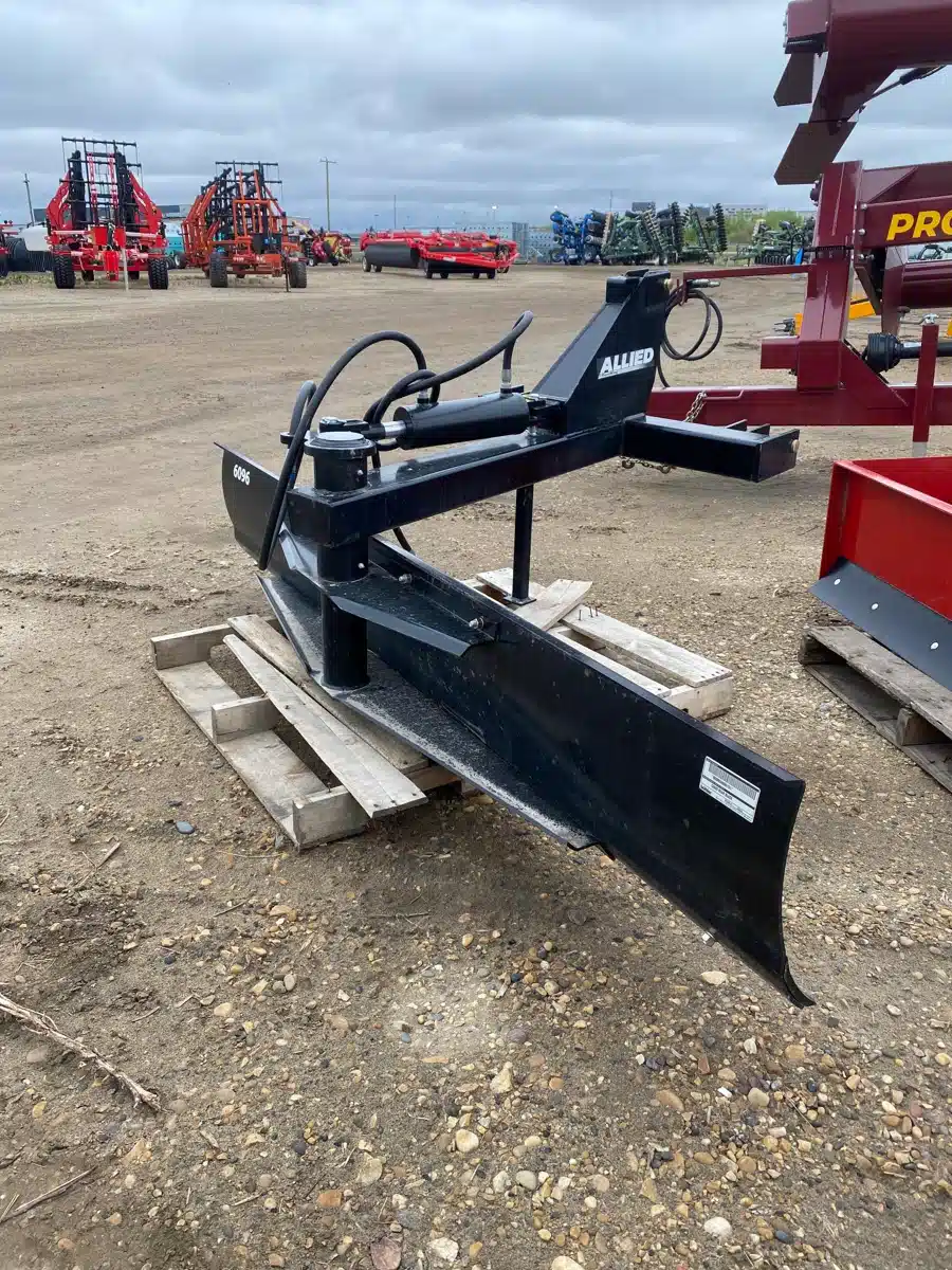 Gallery image 2 for New Farm King 8' C8800 60 Series Blade