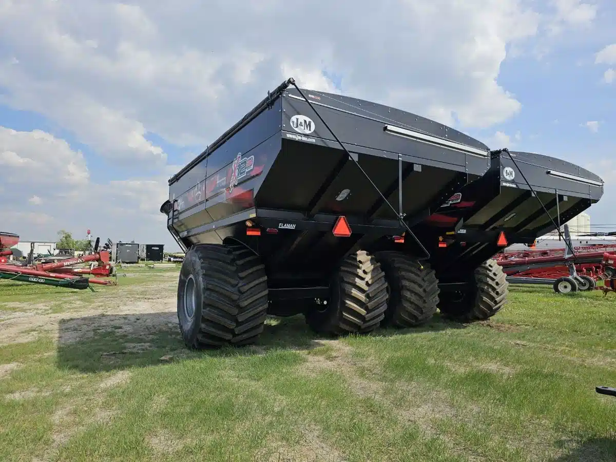 Gallery image 2 for New 2024 J&M 1222 Grain Cart