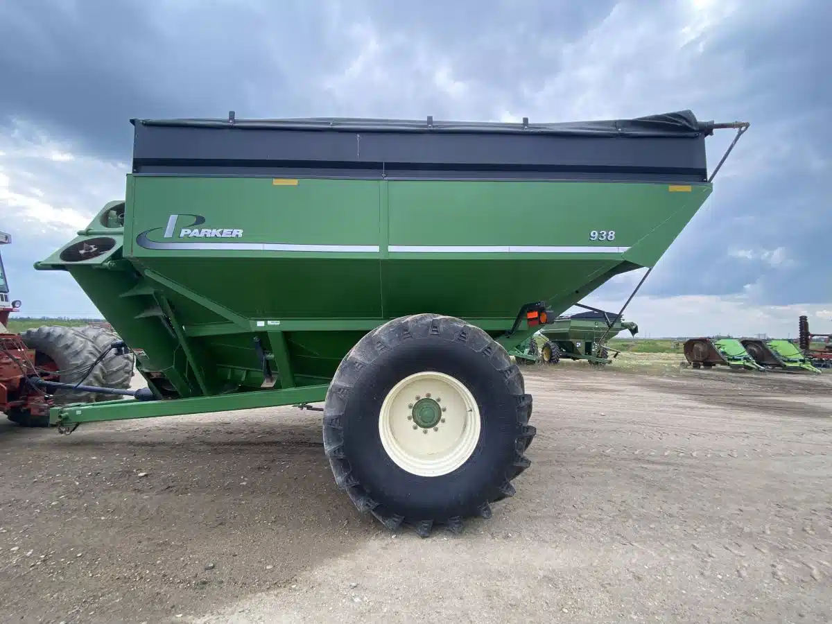 Gallery image 2 for Used 2010 Parker 938 Grain Cart