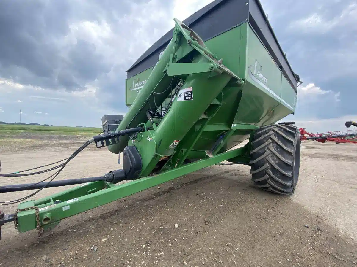 Gallery image 1 for Used 2010 Parker 938 Grain Cart