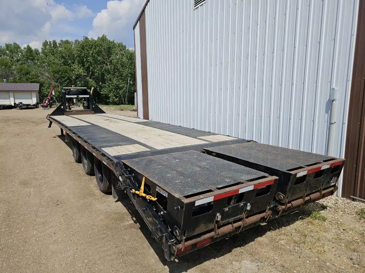 Gallery image 2 for Used 2021 Diamond C FMAX310 Trailer - Flat Deck