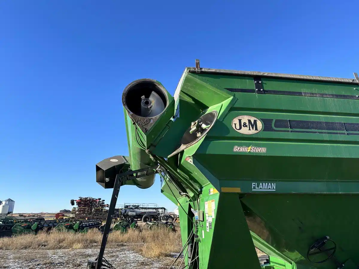 Gallery image 2 for Used 2013 J&M 1501T Grain Cart