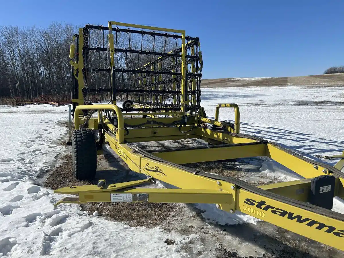 Gallery image 1 for 2016 Degelman Strawmaster 7000 Harrow