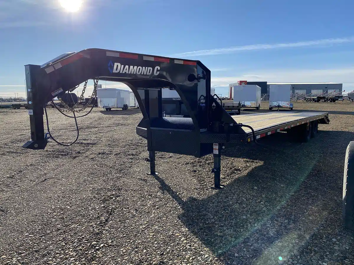 Gallery image 2 for New 2026 Diamond C FMAX212 Trailer