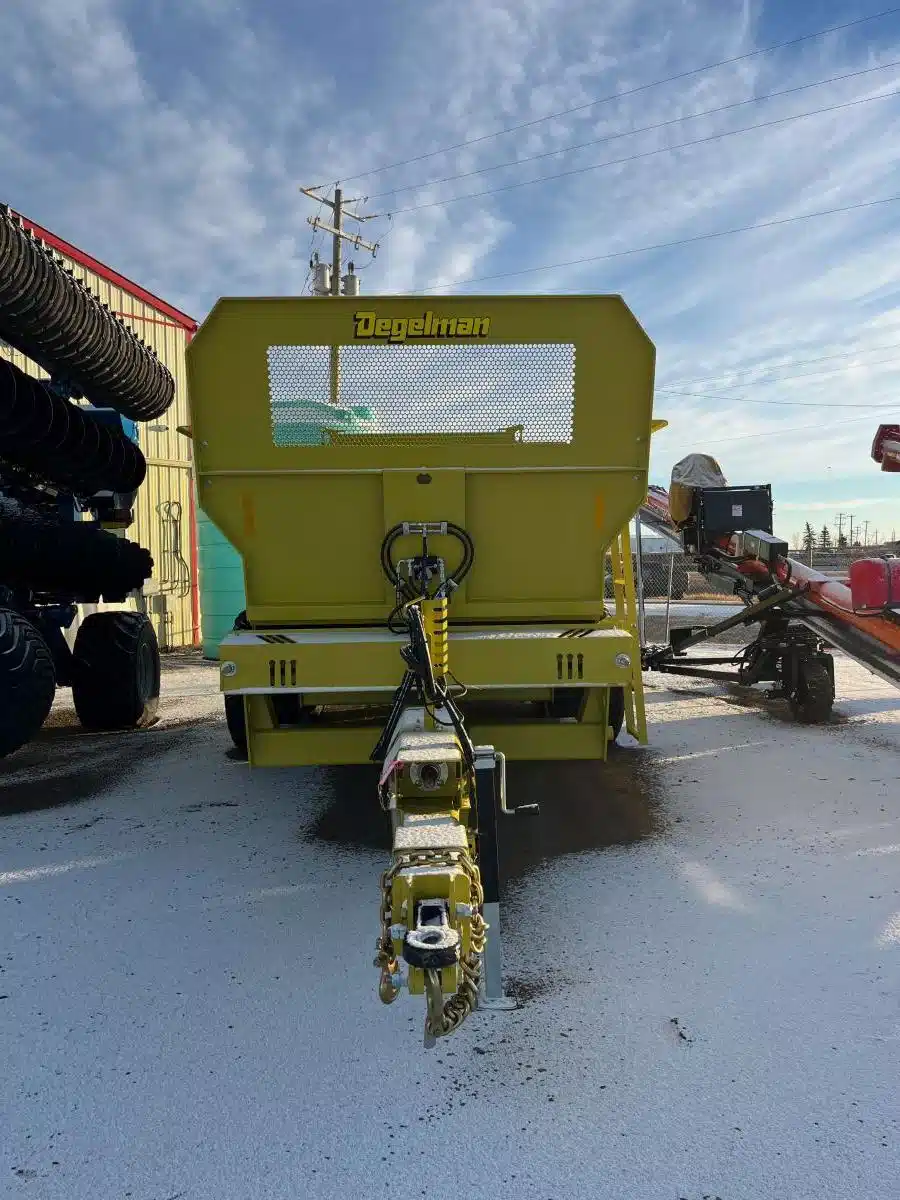 Gallery image 2 for New Degelman M20 Spreader - Broadcast