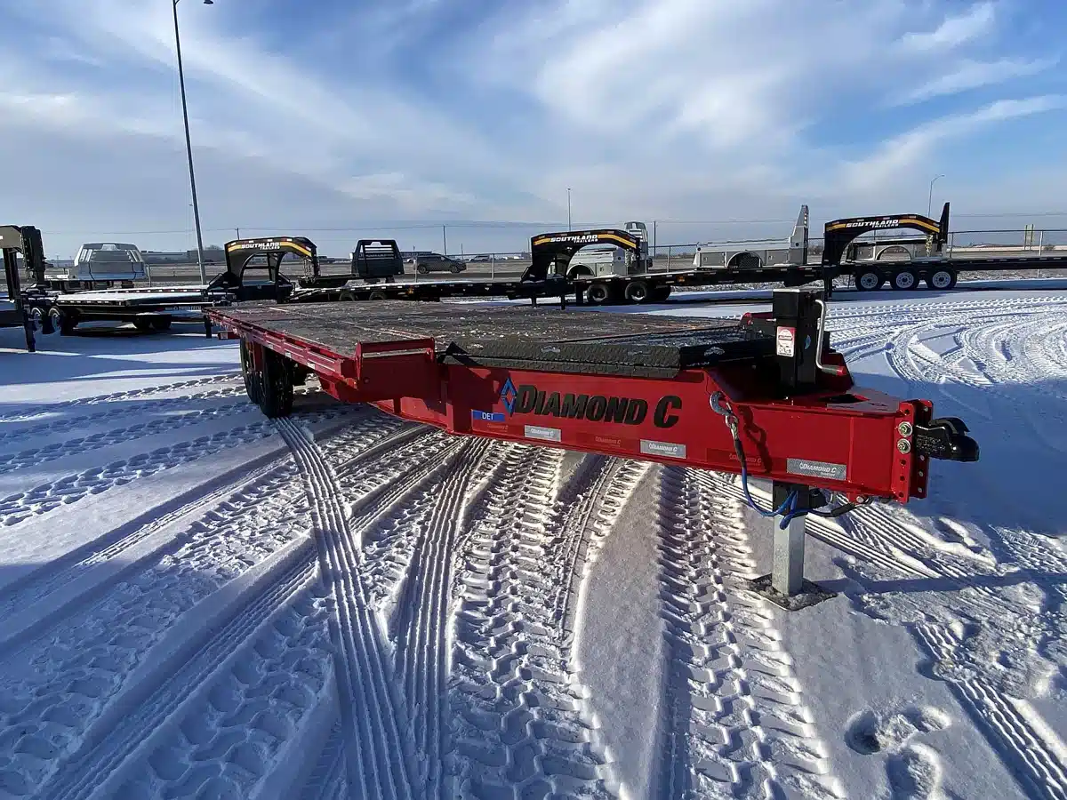 New 2025 Diamond C DET207 Trailer