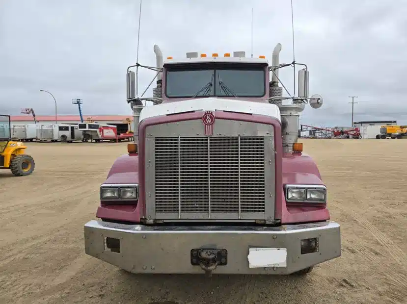 Gallery image 1 for 2007 Kenworth T800 Semi-Truck