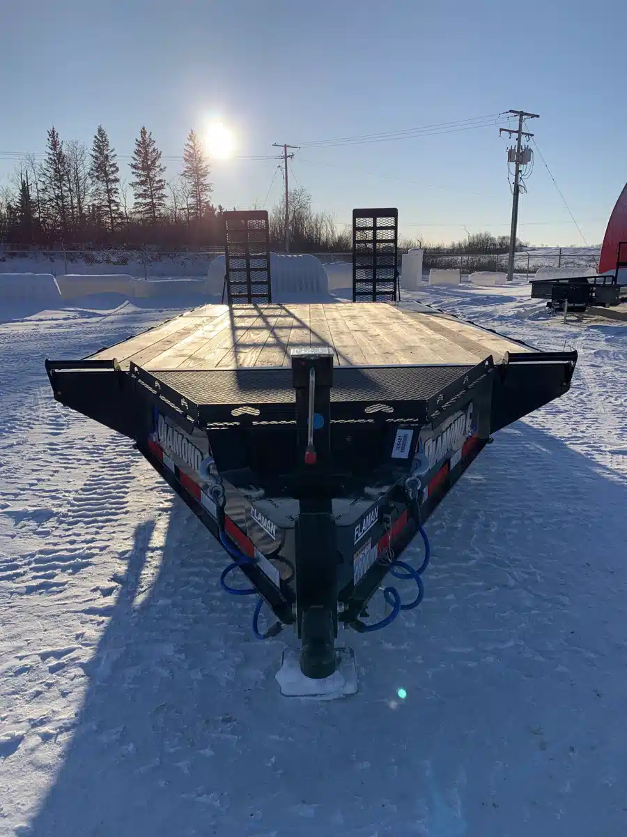 New 2026 Diamond C DEC Trailer - Flat Deck