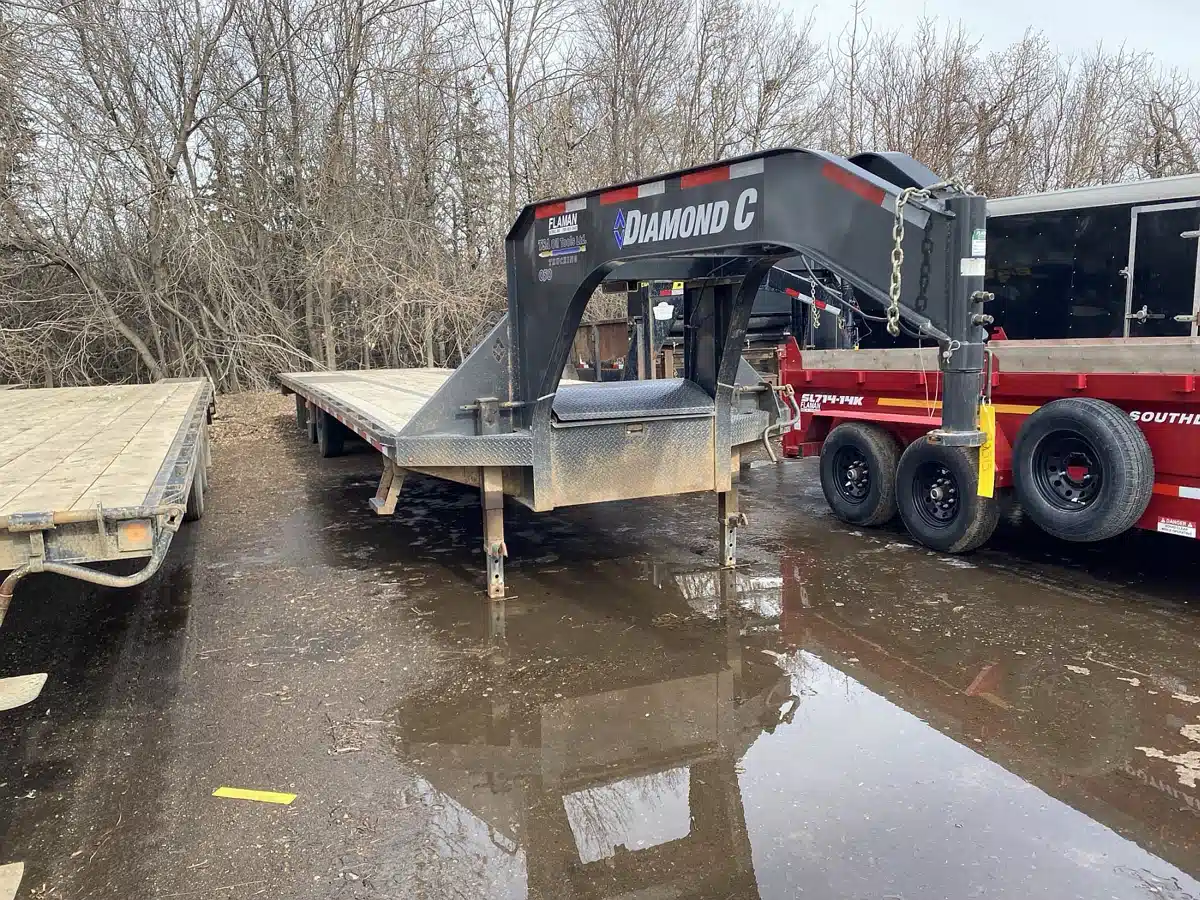 Gallery image 1 for 2024 Diamond C FMAX212SS Trailer