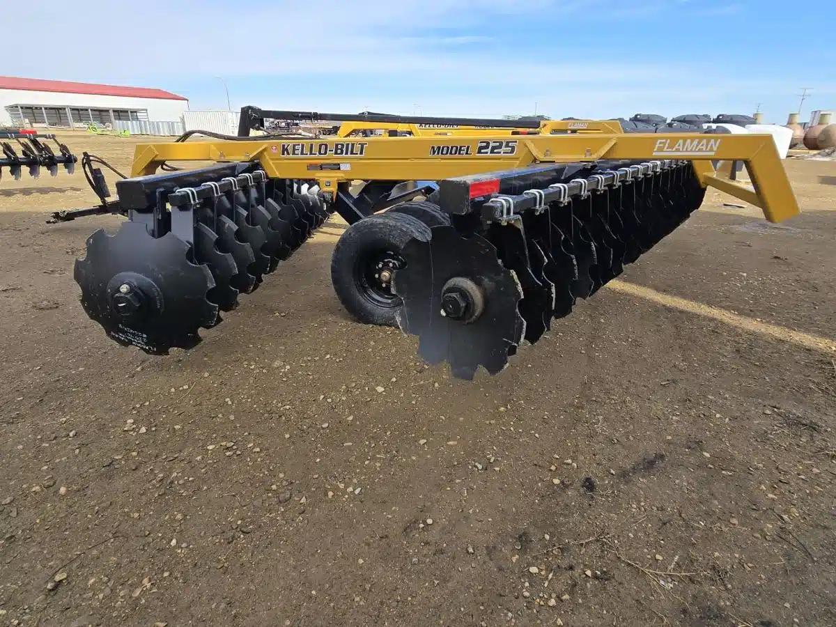 Gallery image 2 for 2026 Kubota 225 16' Disc