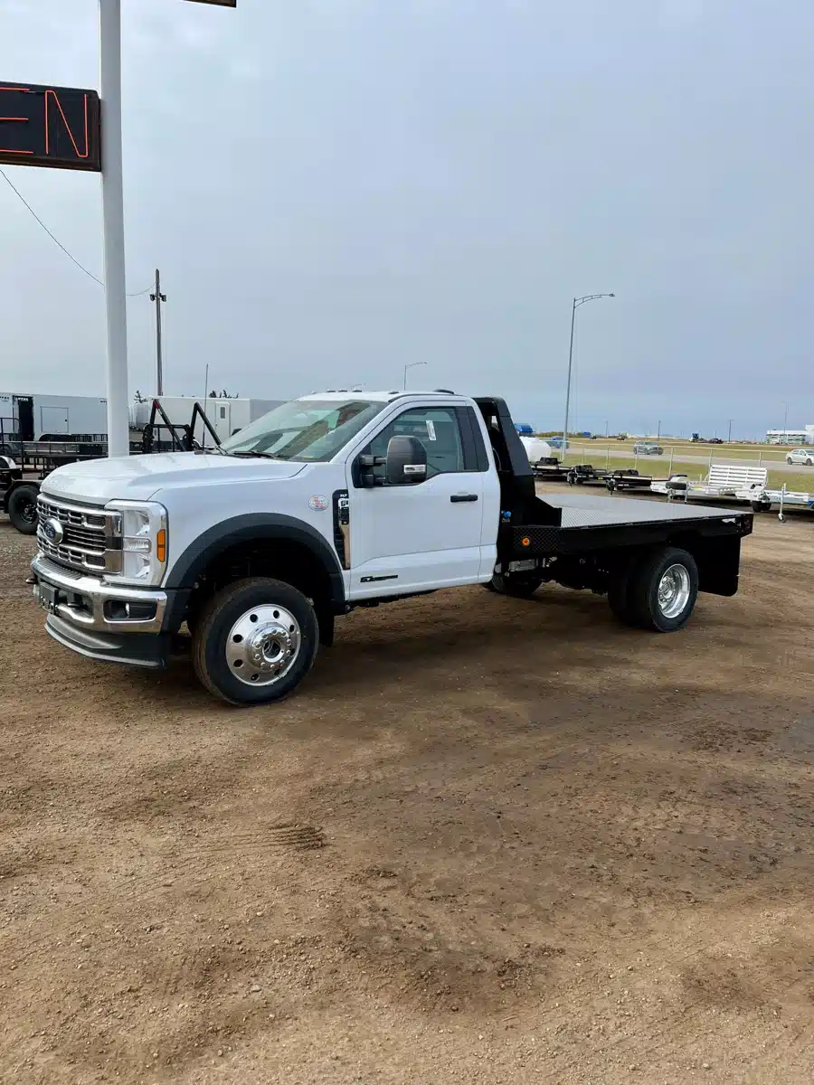 Photo de la Galerie 2 pour Hillsboro GLT96-136-34-84-40 F/G Trailer
