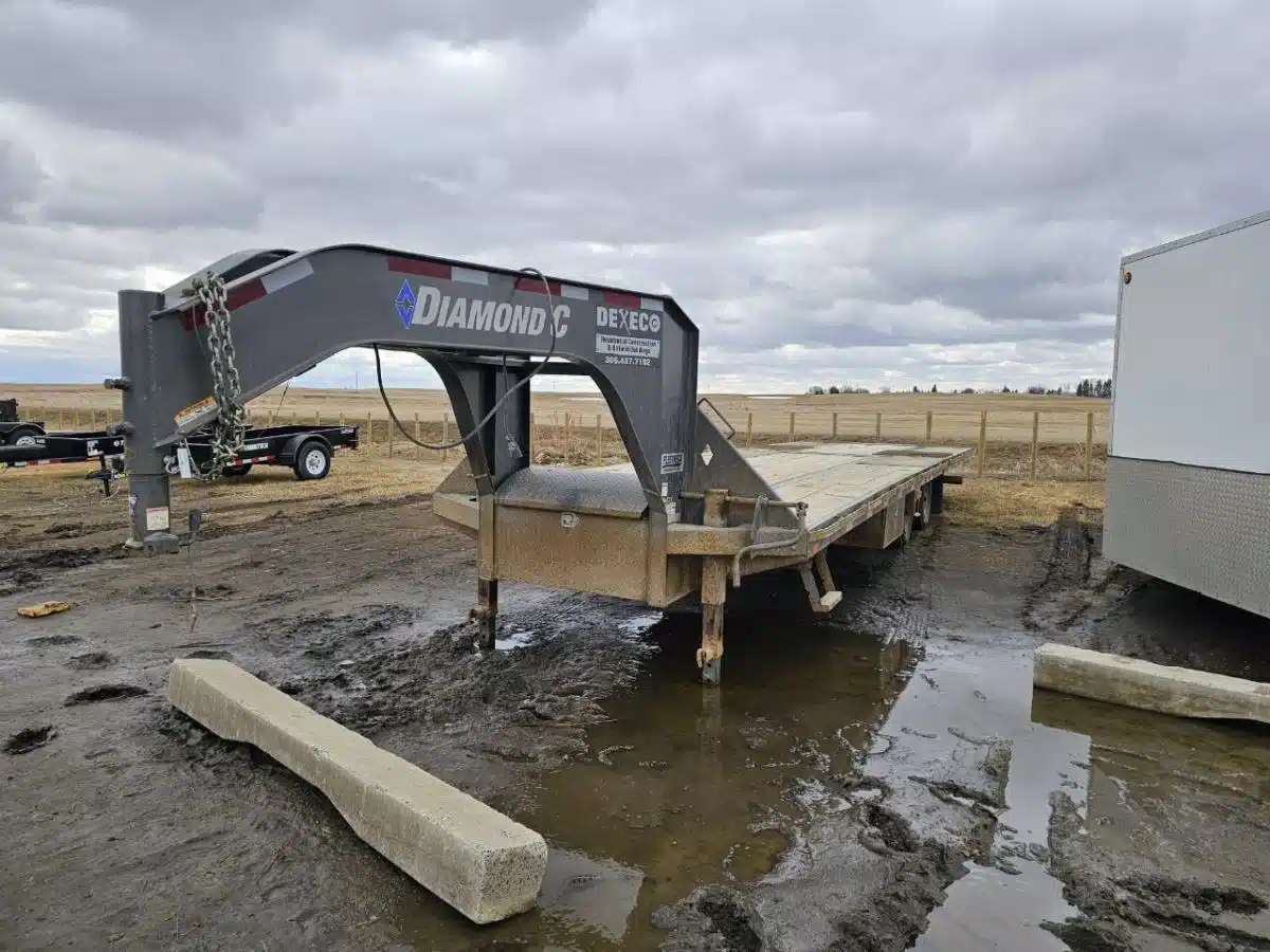 Photo de la Galerie 1 pour 2019 Diamond C FMAX210 Remorque - Plateforme