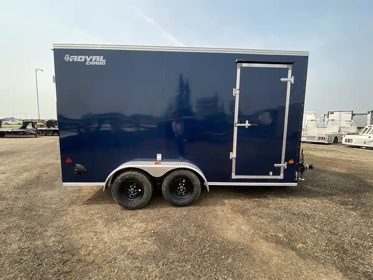 Photo de la Galerie 2 pour 2026 Royal Cargo LCHT35-716V-86 Remorque fermée