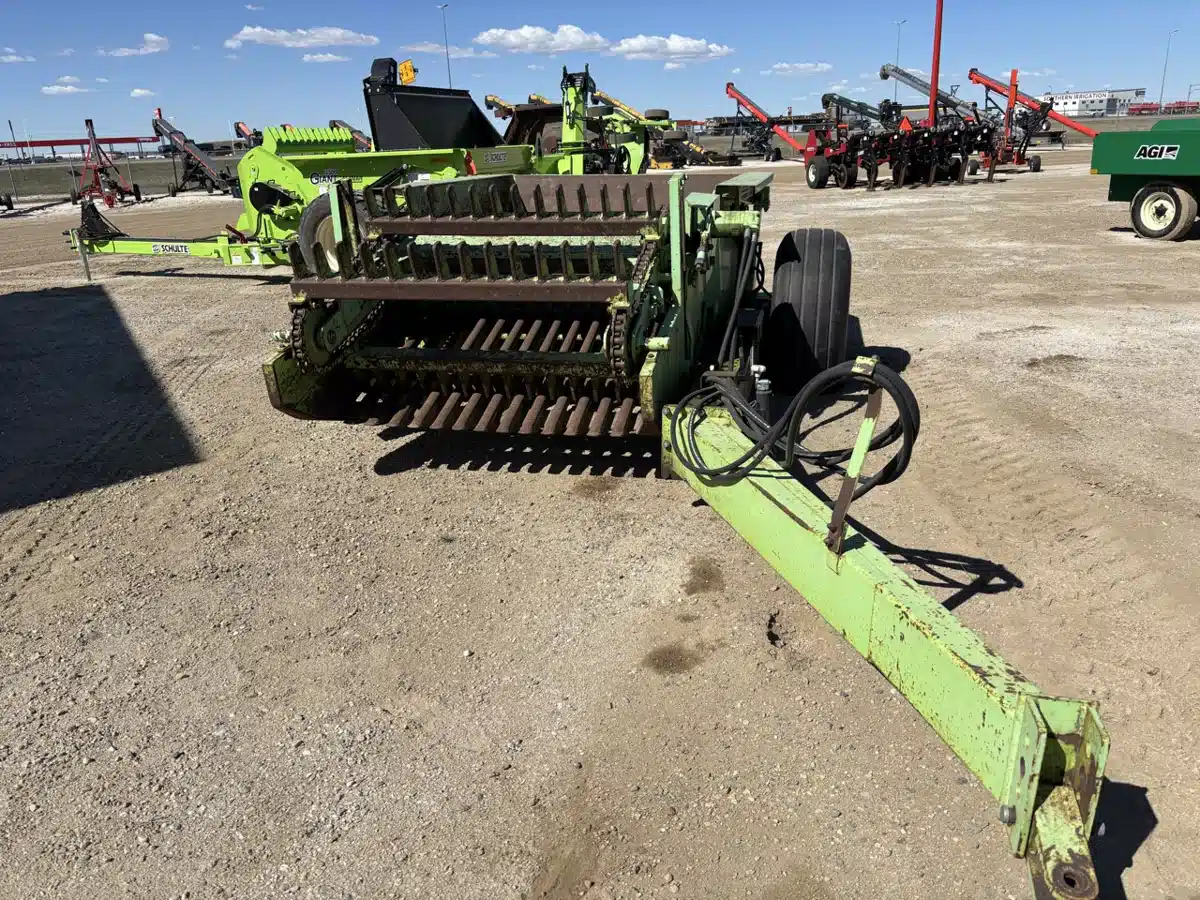 Photo de la Galerie 1 pour 2008 Schulte JUMBO 320 ramasseuse de pierres
