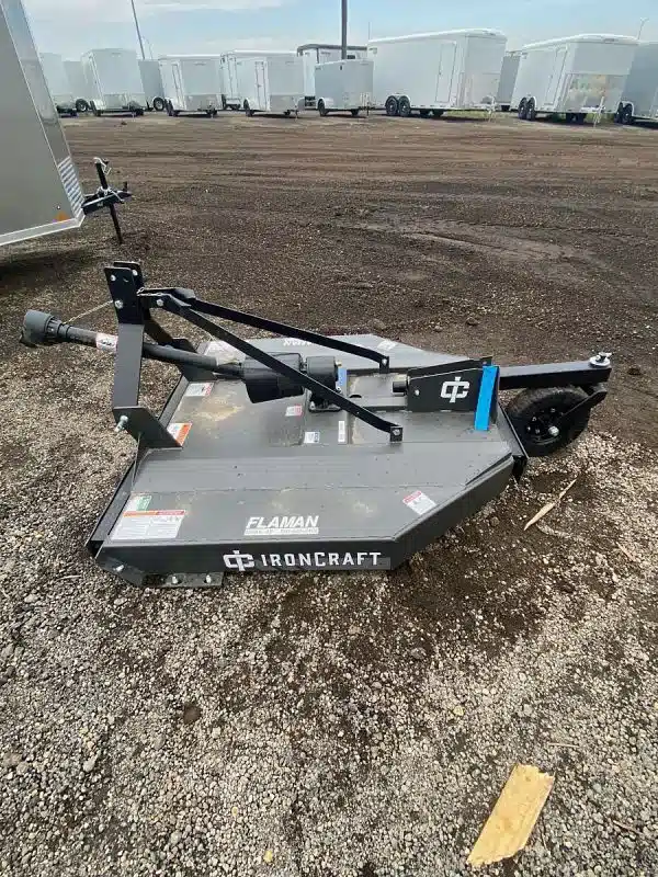 Photo de la Galerie 2 pour IronCraft 1205SCB tondeuse autoportée