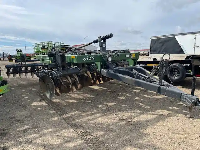 Gallery image 2 for 2017 Wishek 842N 14FT Disc