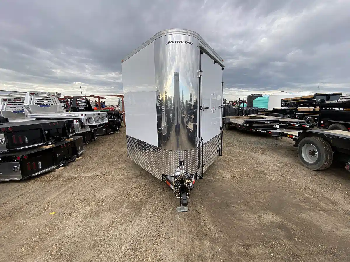 Photo de la Galerie 2 pour 2027 Royal Cargo LARSMT52-818V-86 LB Remorque fermée