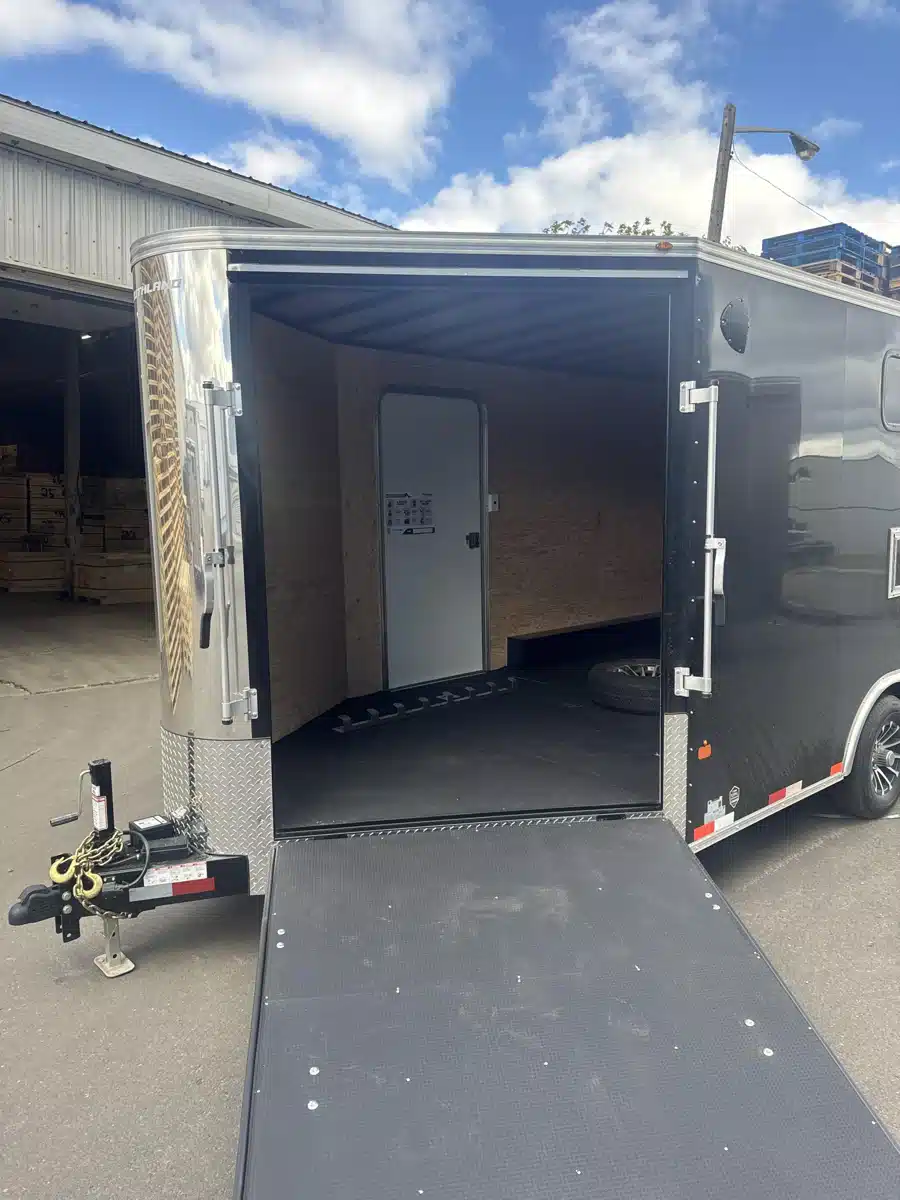 Gallery image 2 for 2027 Royal Cargo LARSMT52-818V-86 LB Trailer - Enclosed