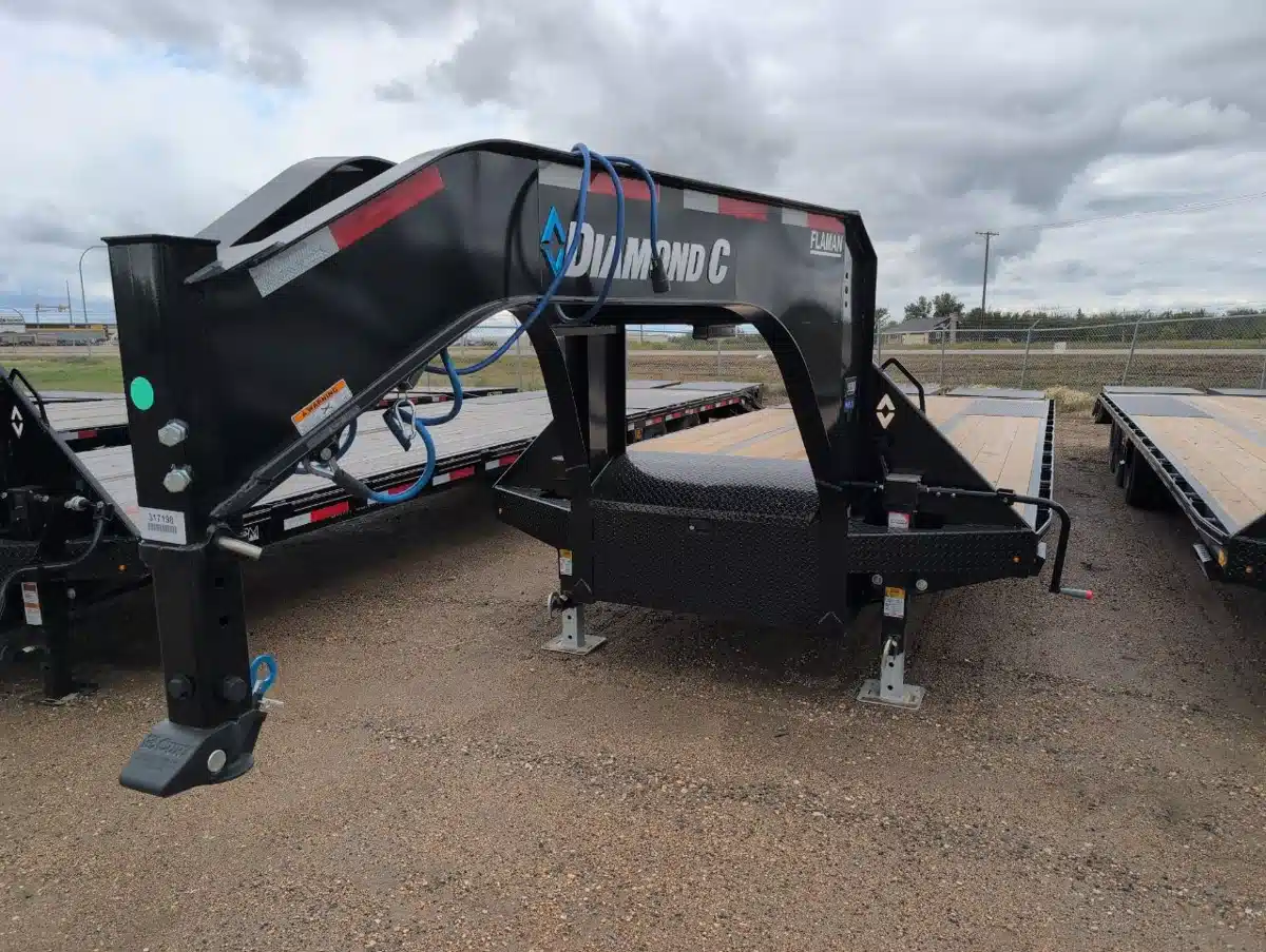 Gallery image 1 for 2027 Diamond C FMAX Trailer
