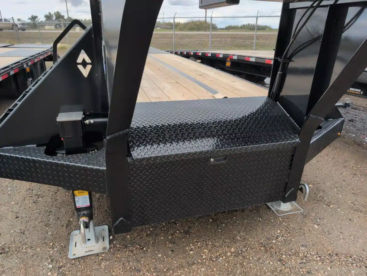 Gallery image 2 for 2027 Diamond C FMAX Trailer