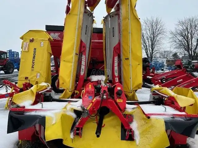 Gallery image 1 for New 2023 Pottinger NOVACAT A9 Disc Mower