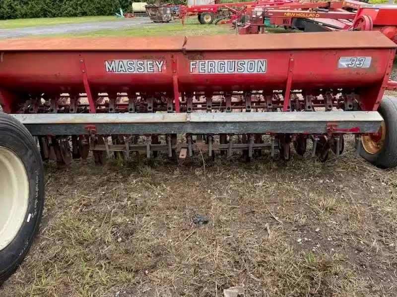 Gallery image 2 for Used Massey Ferguson MF33 Drill