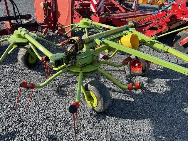Gallery image 2 for Used CLAAS 356 Tedder