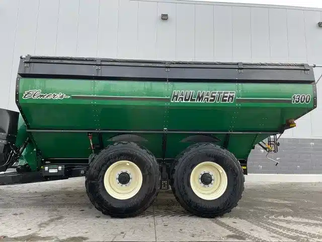 Image pour Usagé 2023 Elmers Mfg HAULMASTER 1300 Chariot à Grain