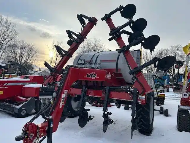 Gallery image 2 for New 2024 Unverferth 1000 NUTRIMAX Anhydrous Applicator