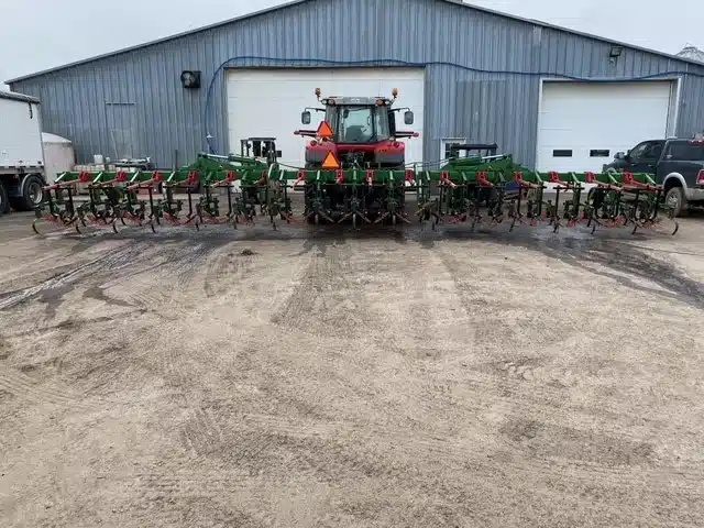 Gallery image 2 for Used John Deere 16 Row Crop Cultivator