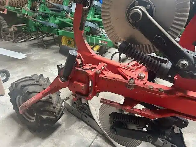 Gallery image 2 for Used Gregoire-Besson RWY4 Plow