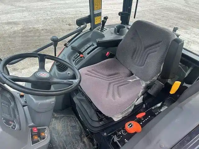 Gallery image 2 for 2020 Massey Ferguson MF2860MHL Tractor