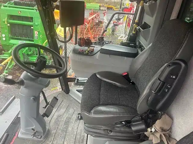 Gallery image 2 for 2018 Massey Ferguson 9545 Combine