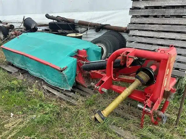 Gallery image 1 for Used Kverneland KV2428 Disc Mower