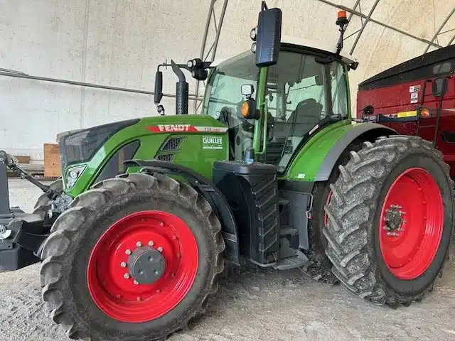 Used Fendt 724 VARIO Tractor