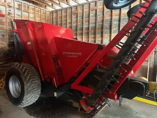 Gallery image 1 for Kongskilde STONEBEAR Rock Picker