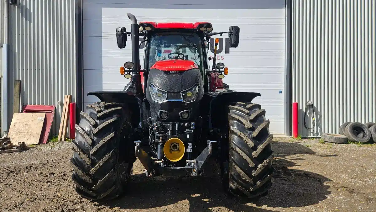 Gallery image 2 for Used 2017 Case IH OPTUM 270 Tractor