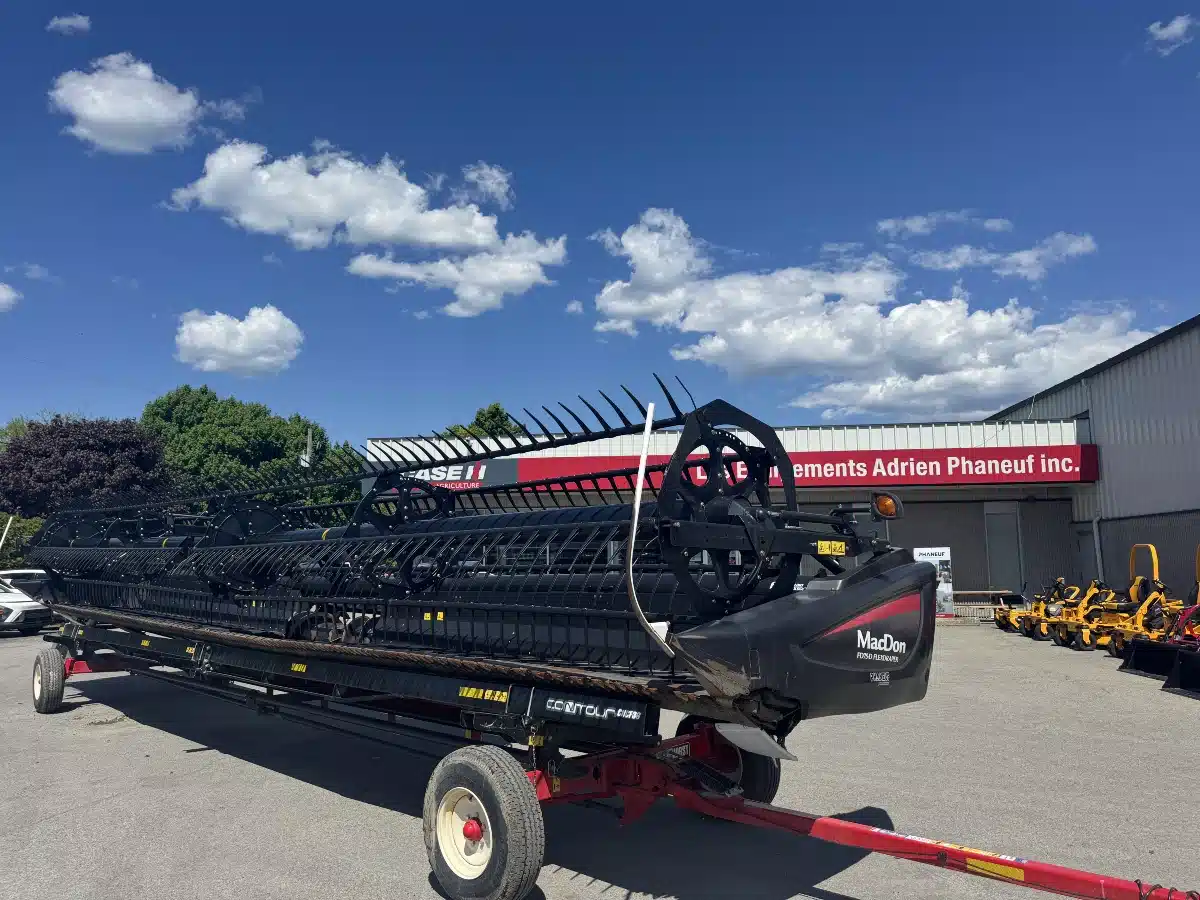 Gallery image 1 for Used 2016 MacDon FD75 Header - Flex Draper