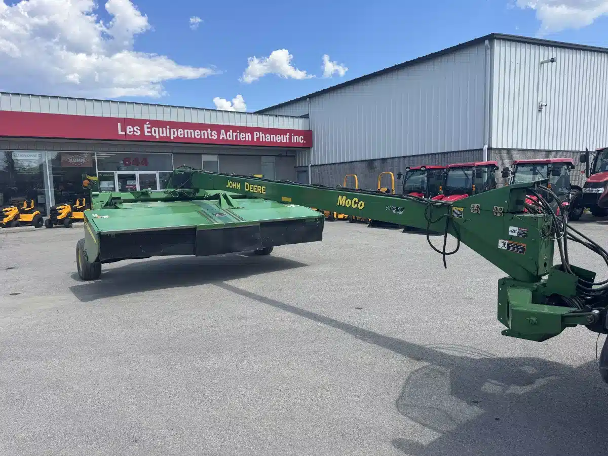 Gallery image 1 for Used 2011 John Deere 946 Disc Mower Conditioner