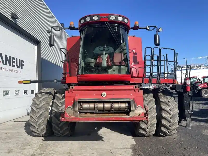 Gallery image 2 for Used 2013 Case IH 8230 Combine